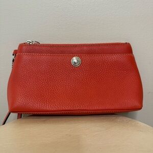 COACH Soft Pebble 100% Leather Coral Wristlet Zipper Storage Classic Coach Look